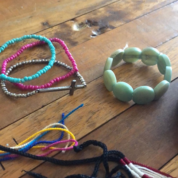 Colorful Bracelet Assortment - Picture 6 of 6